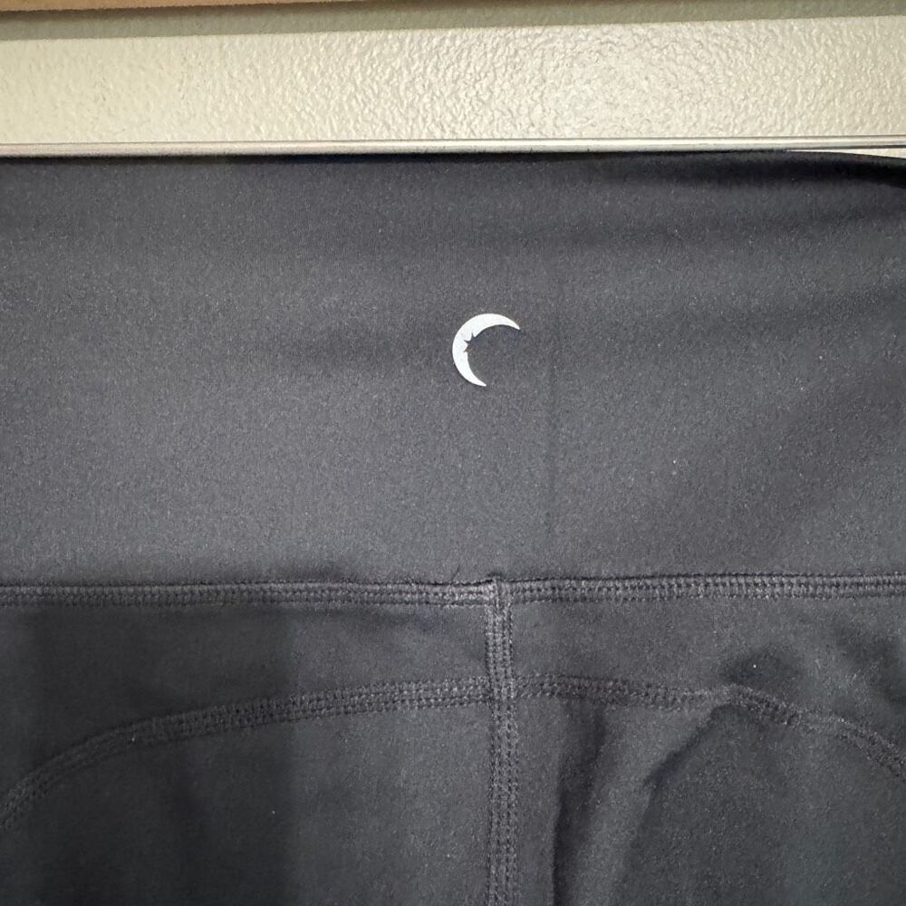 ZYIA ACTIVE Black Pocket Cropped Leggings - Picture 5 of 6